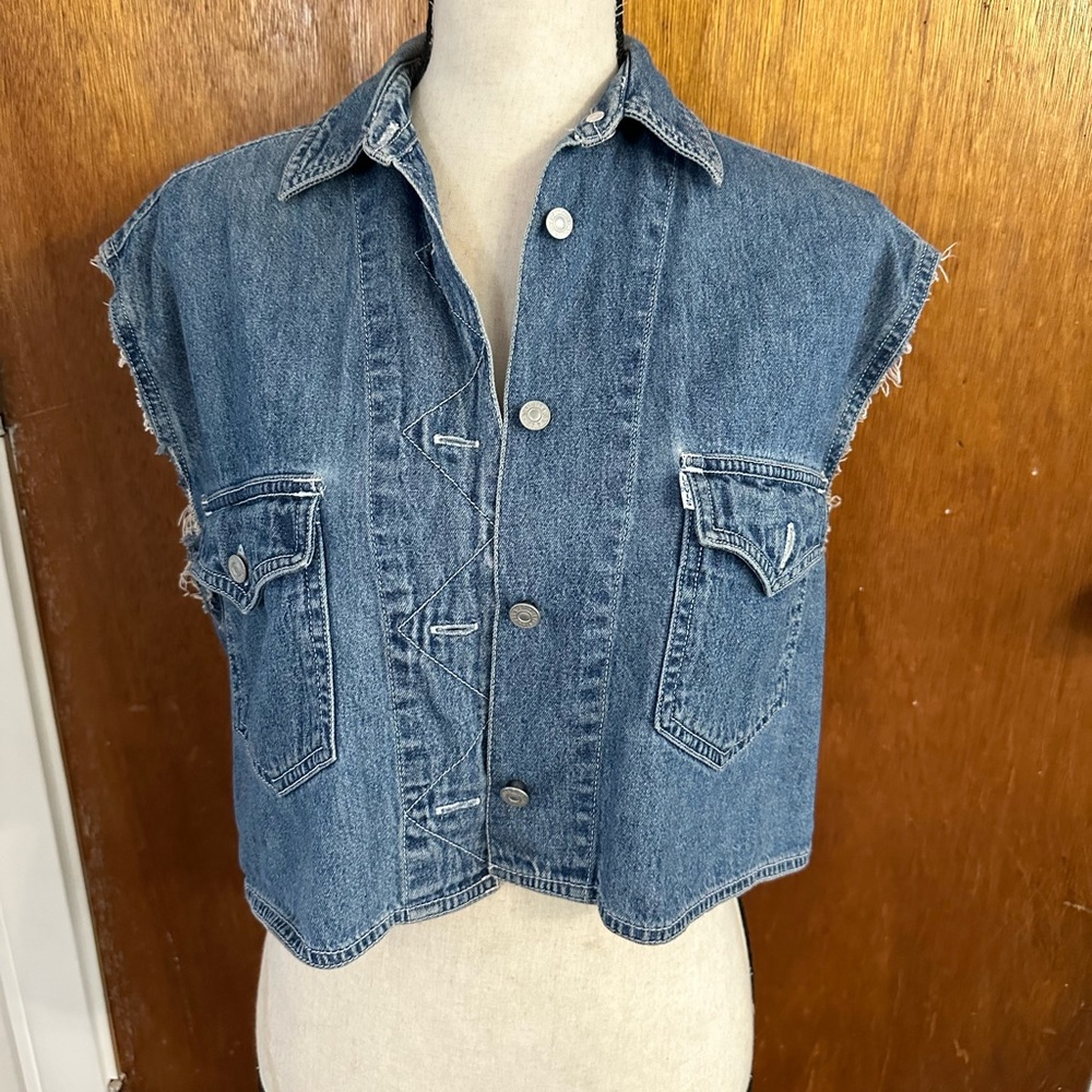 Vintage Levi’s Crop Cutoff Denim Vest